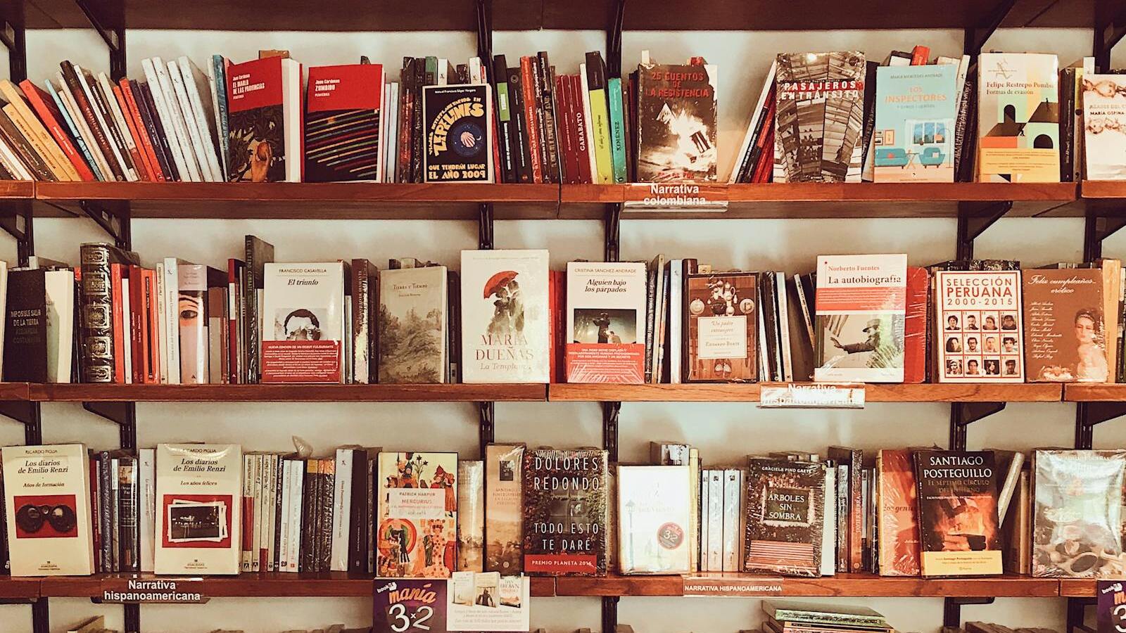 Diferentes diseños de cubierta para libros autopublicados